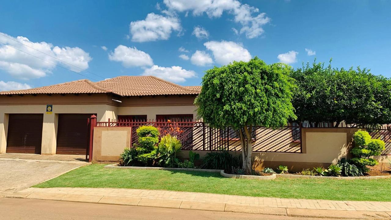 4 Bedroom House for Sale - Gauteng