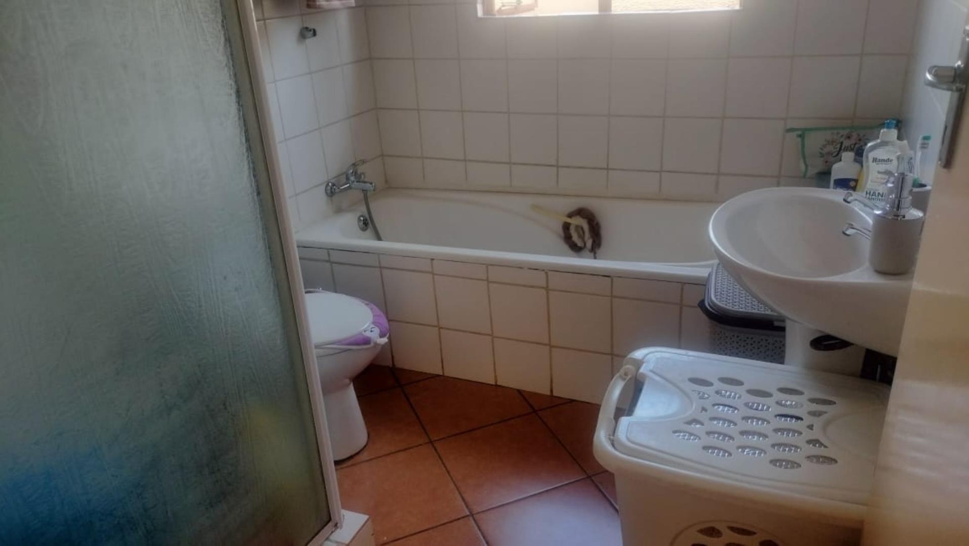 331993273.jpg