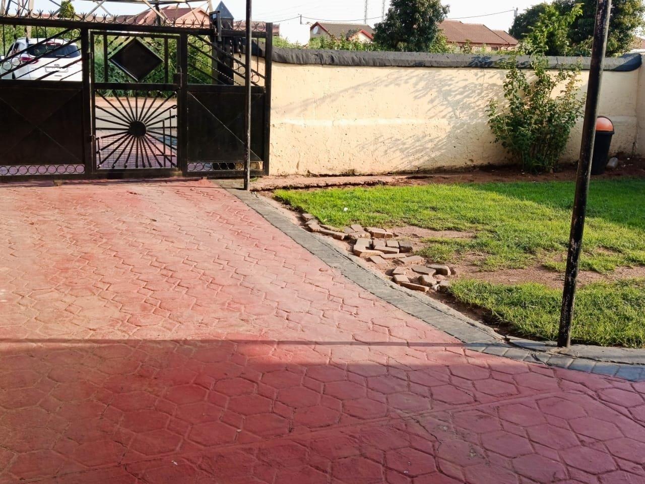 352314806.jpg