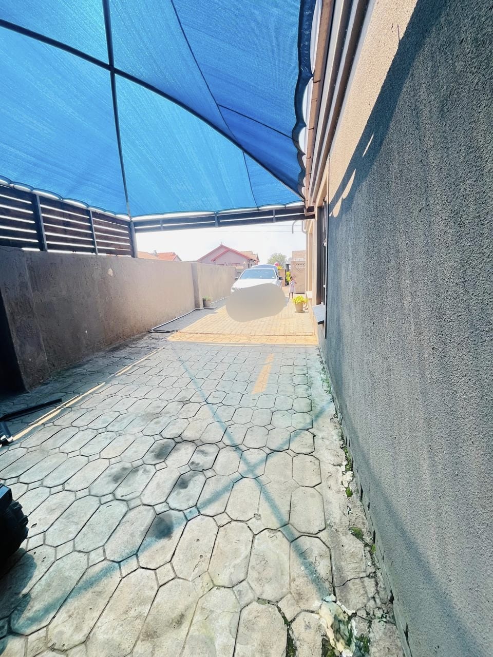 355029570.jpg
