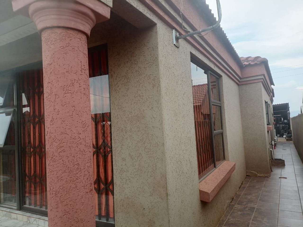 355320028.jpg