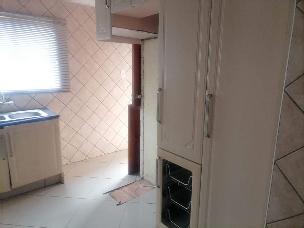 372033338.jpg