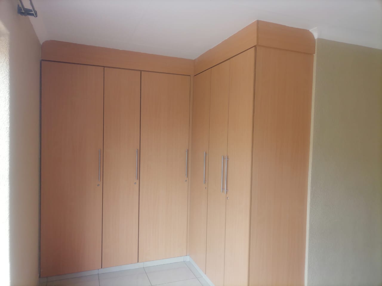 372033346.jpg