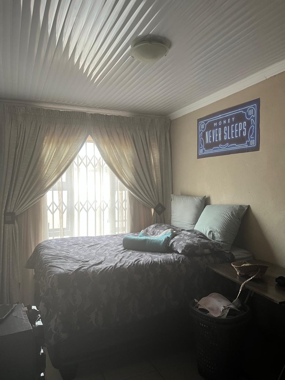 372326450.jpg