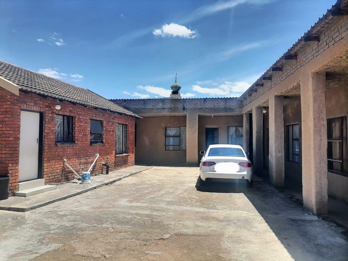 8 Bedroom Apartment for Sale - Gauteng