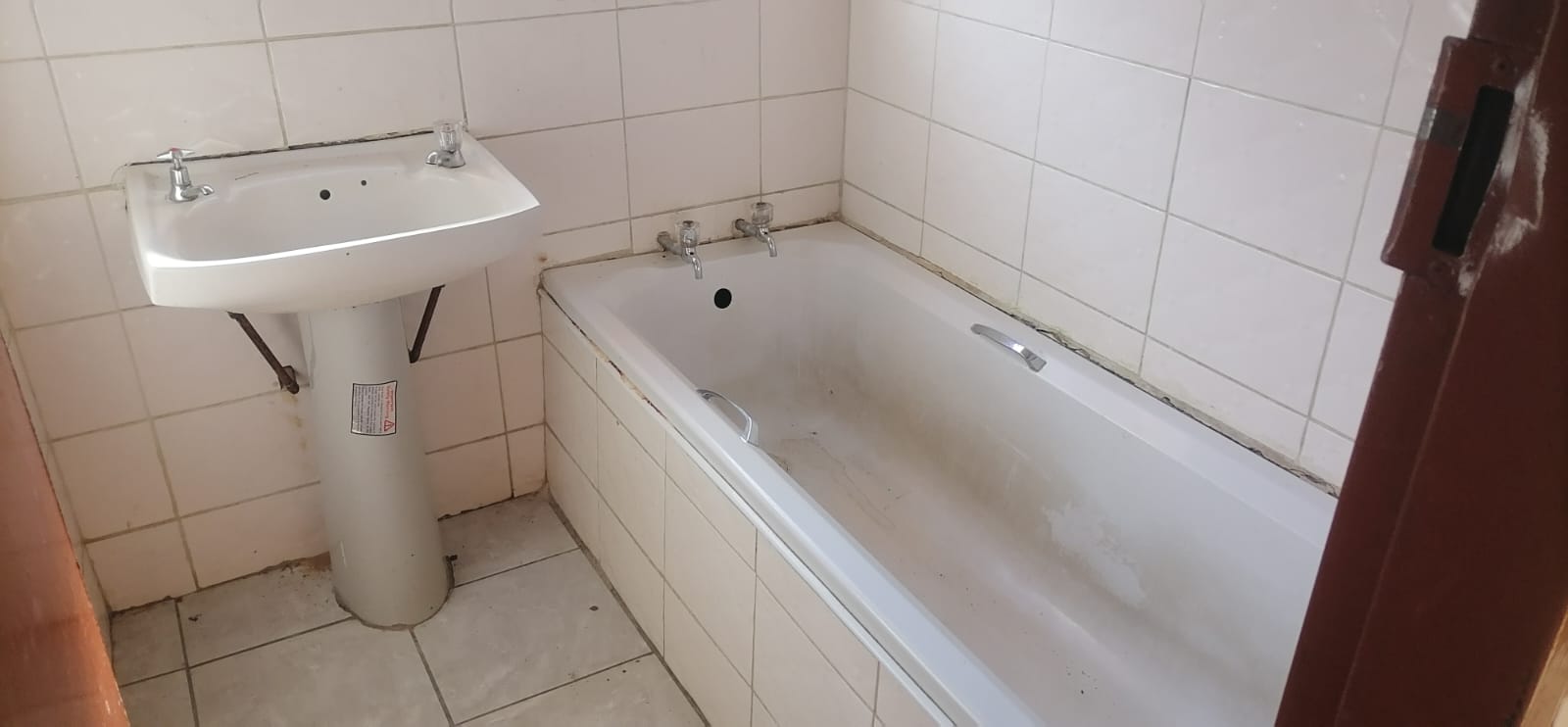 378051743.jpg