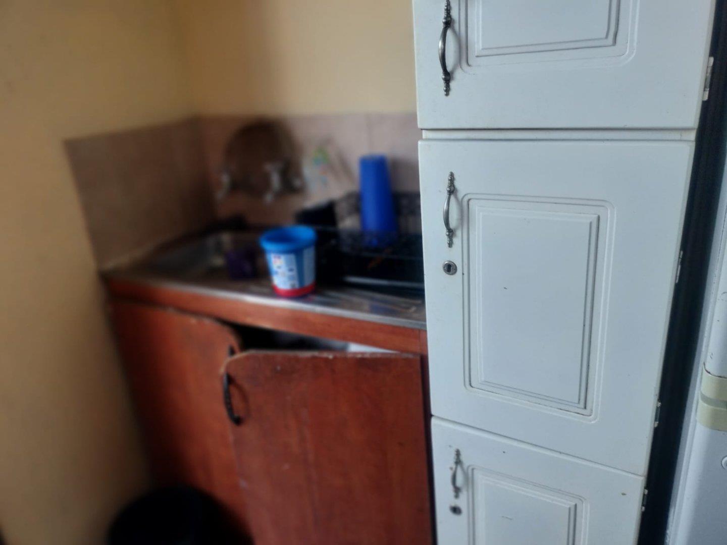 381201094.jpg