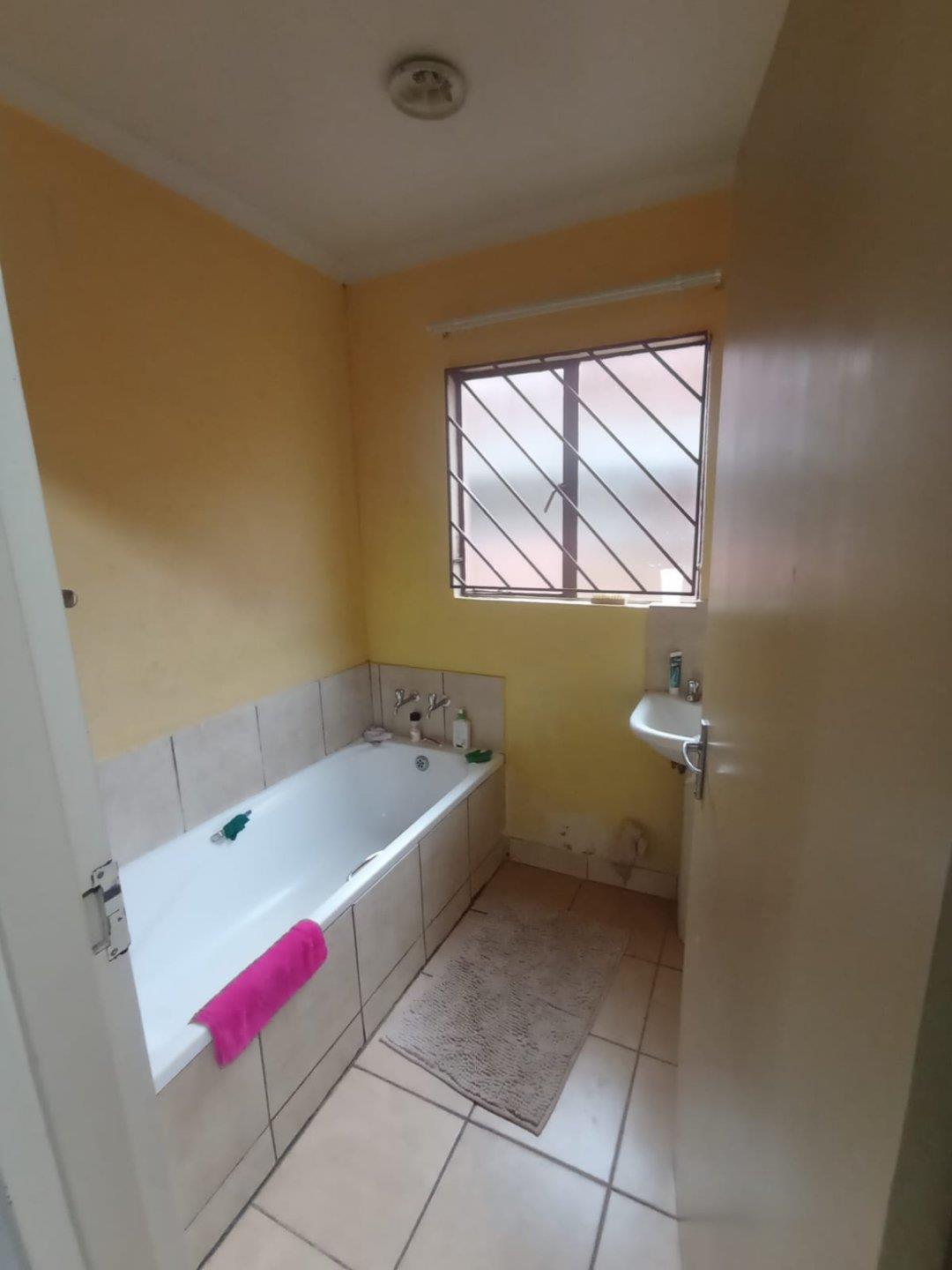 382145878.jpg