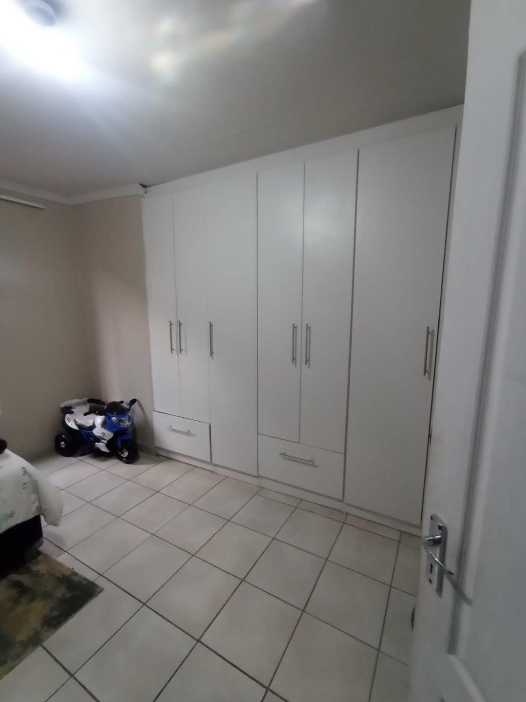 382145880.jpg